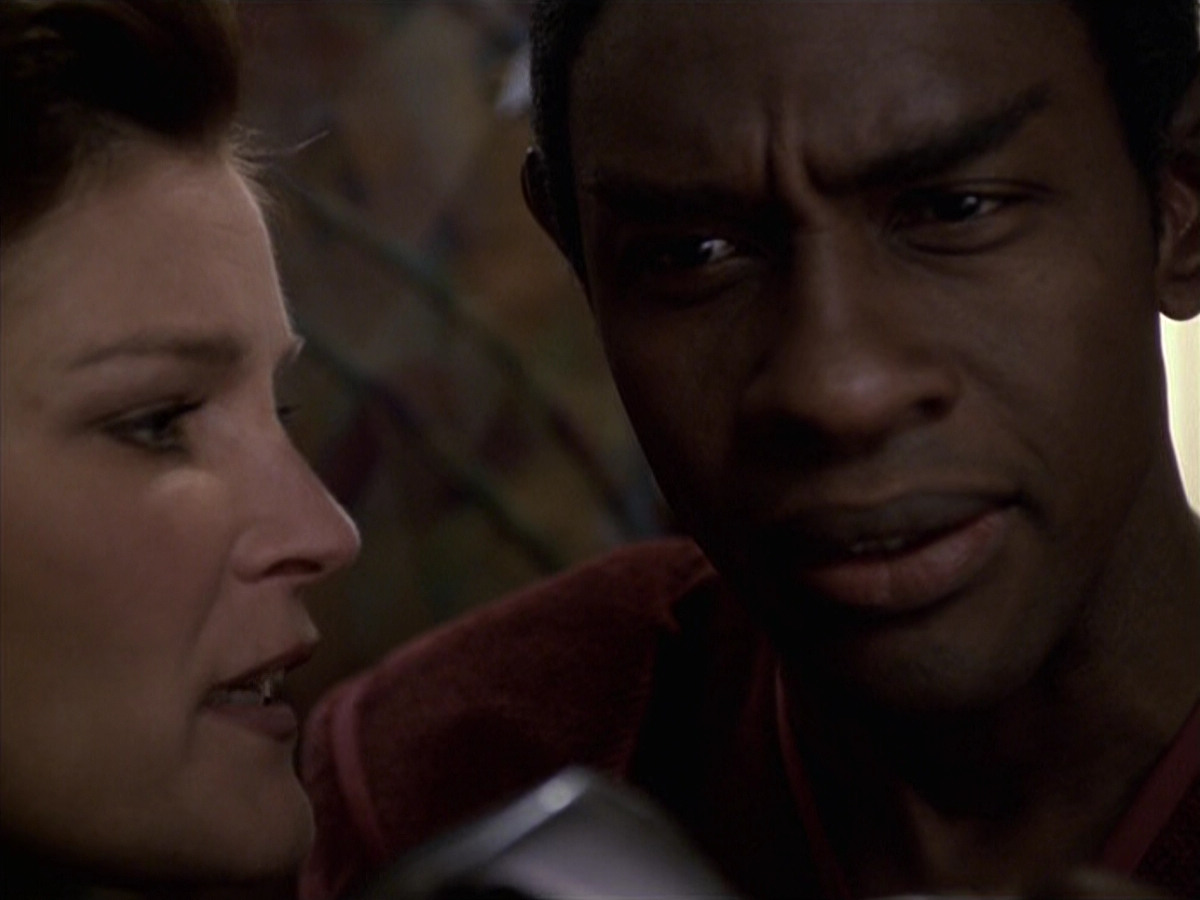 extant_StarTrek_VOY_6x06-Riddles_01880.jpg
