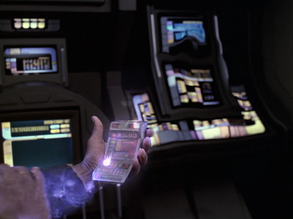 extant_StarTrek_VOY_6x06-Riddles_01888.jpg