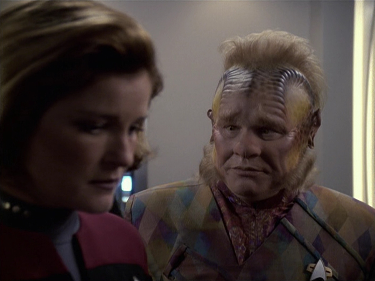 extant_StarTrek_VOY_6x06-Riddles_01916.jpg