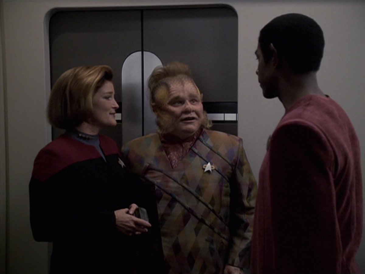 extant_StarTrek_VOY_6x06-Riddles_01935.jpg