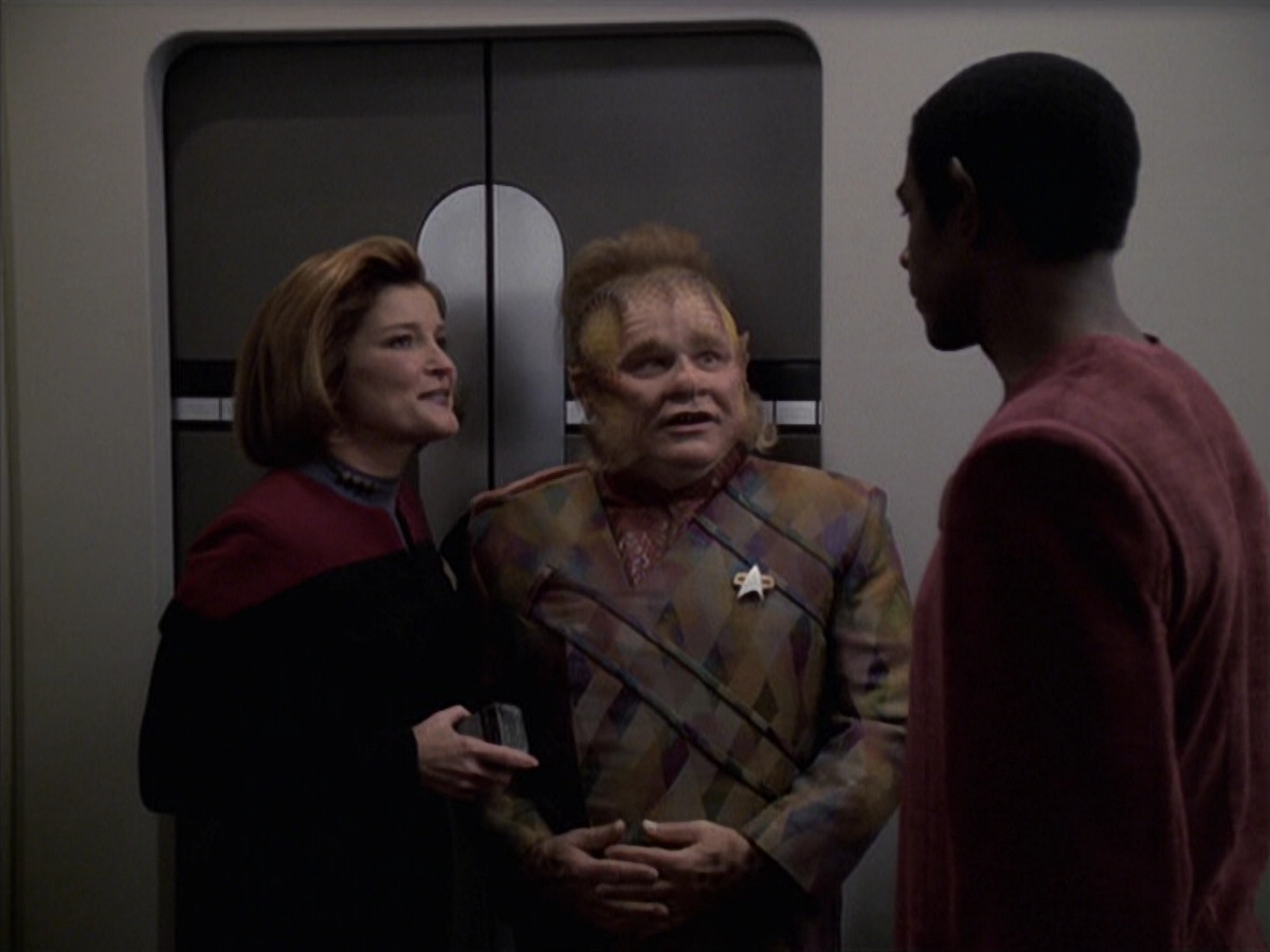 extant_StarTrek_VOY_6x06-Riddles_01938.jpg