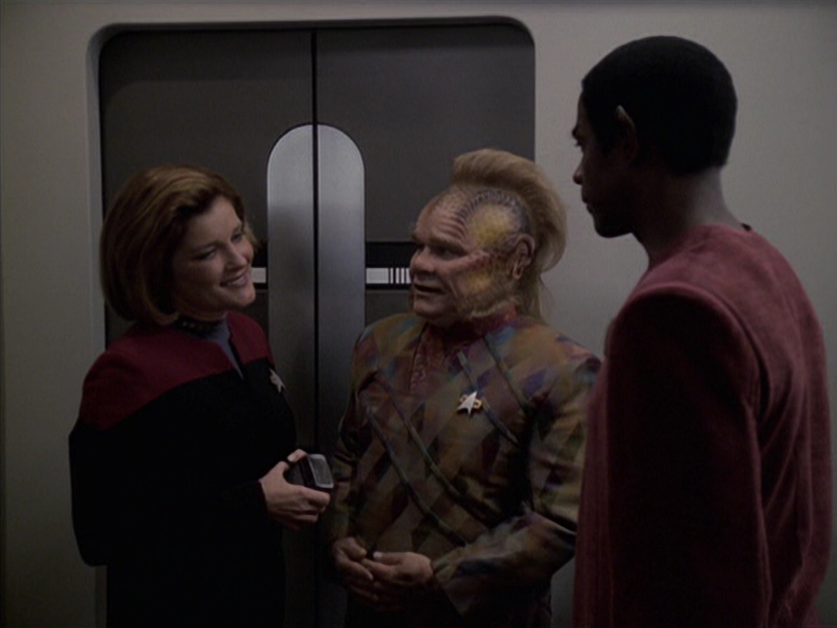 extant_StarTrek_VOY_6x06-Riddles_01942.jpg