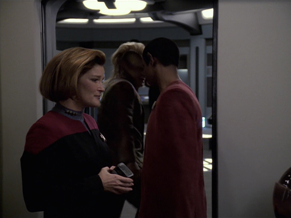 extant_StarTrek_VOY_6x06-Riddles_01948.jpg