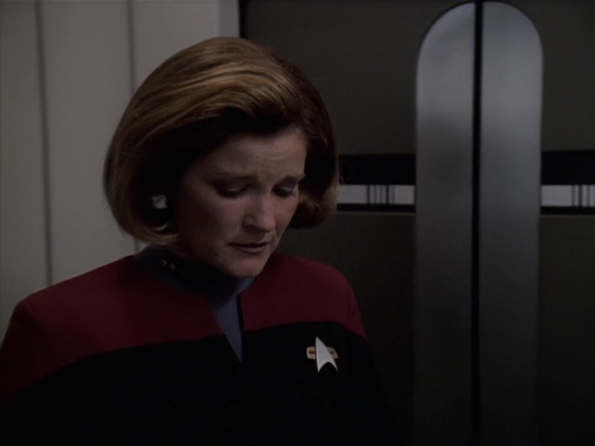extant_StarTrek_VOY_6x06-Riddles_01953.jpg