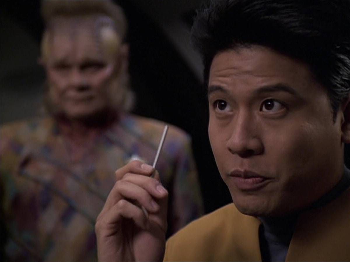 extant_StarTrek_VOY_6x06-Riddles_01962.jpg