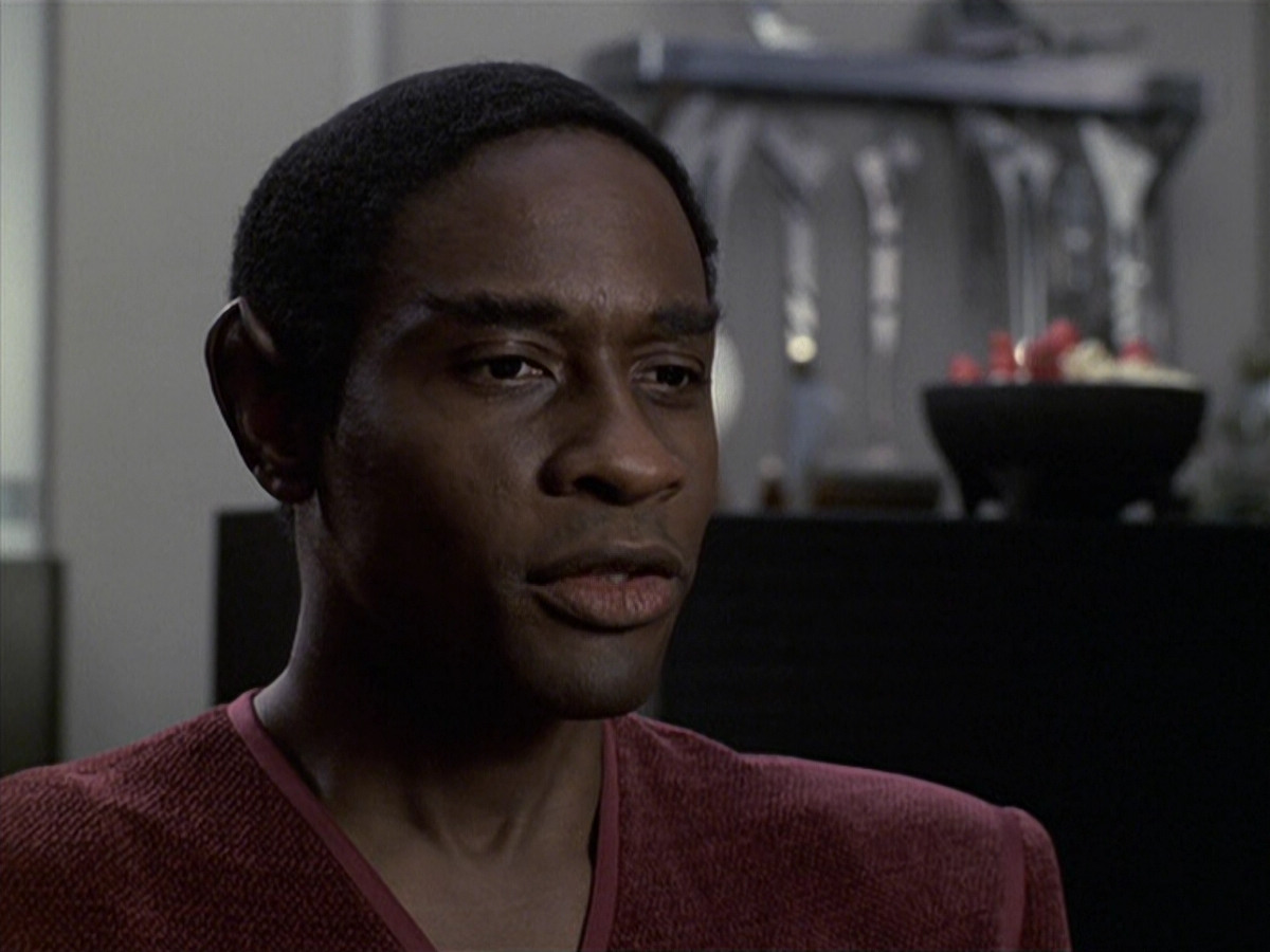 extant_StarTrek_VOY_6x06-Riddles_01970.jpg