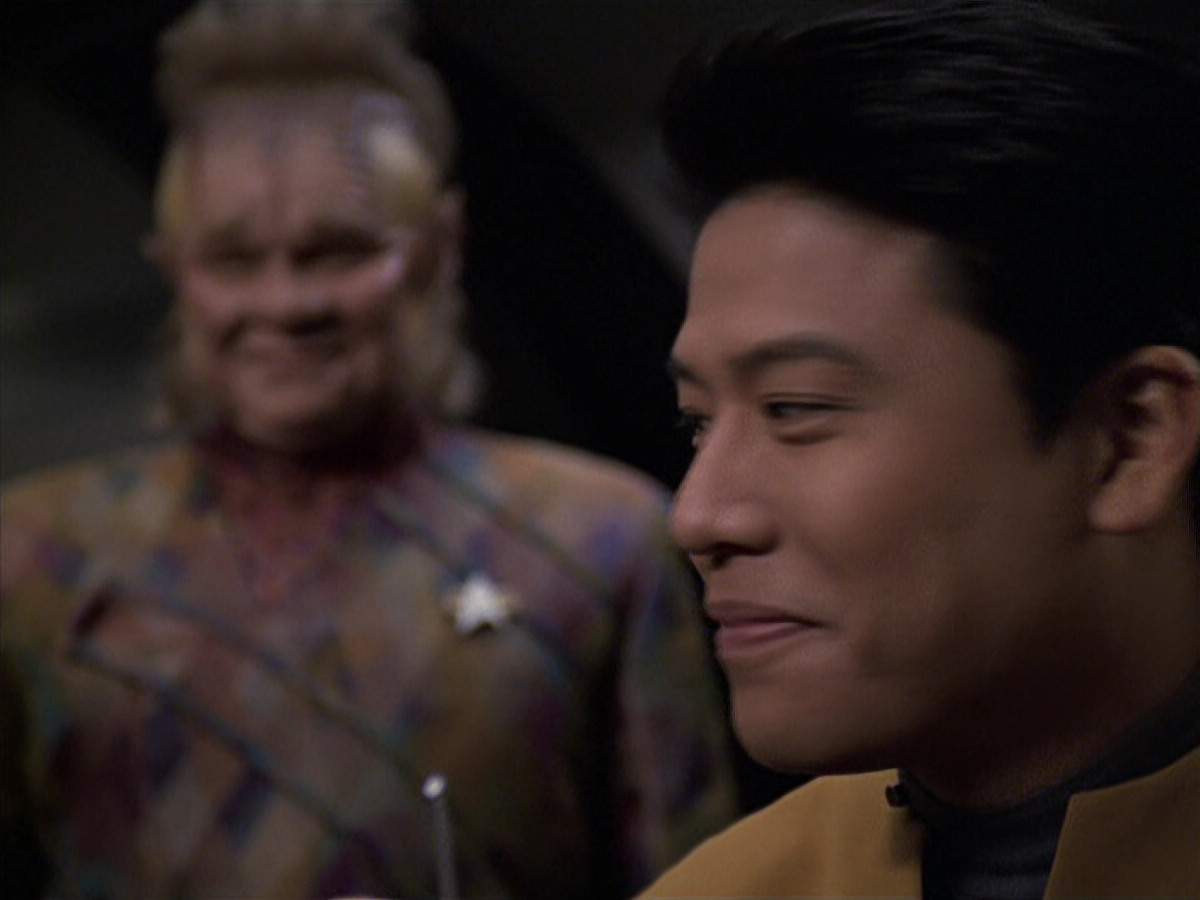 extant_StarTrek_VOY_6x06-Riddles_01973.jpg