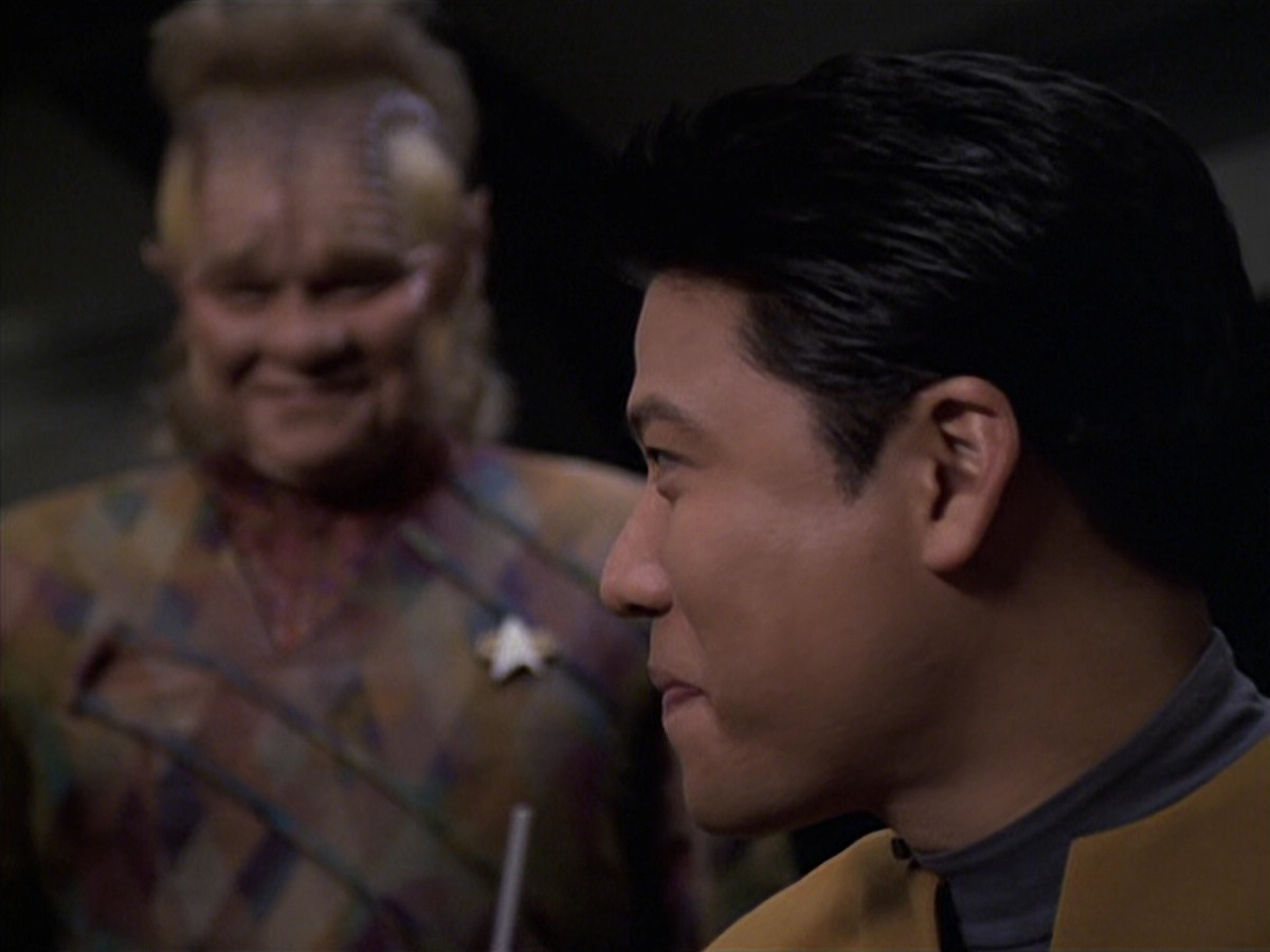extant_StarTrek_VOY_6x06-Riddles_01974.jpg