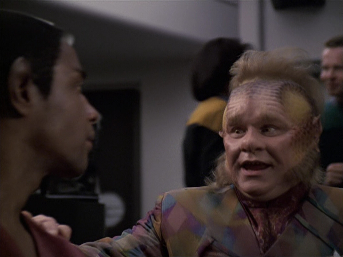extant_StarTrek_VOY_6x06-Riddles_01985.jpg