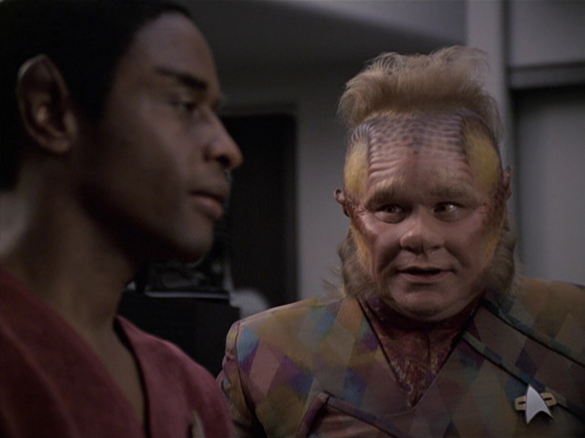 extant_StarTrek_VOY_6x06-Riddles_01989.jpg