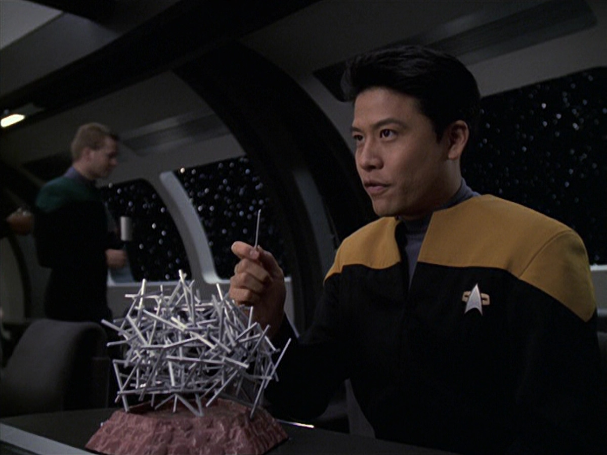 extant_StarTrek_VOY_6x06-Riddles_01990.jpg
