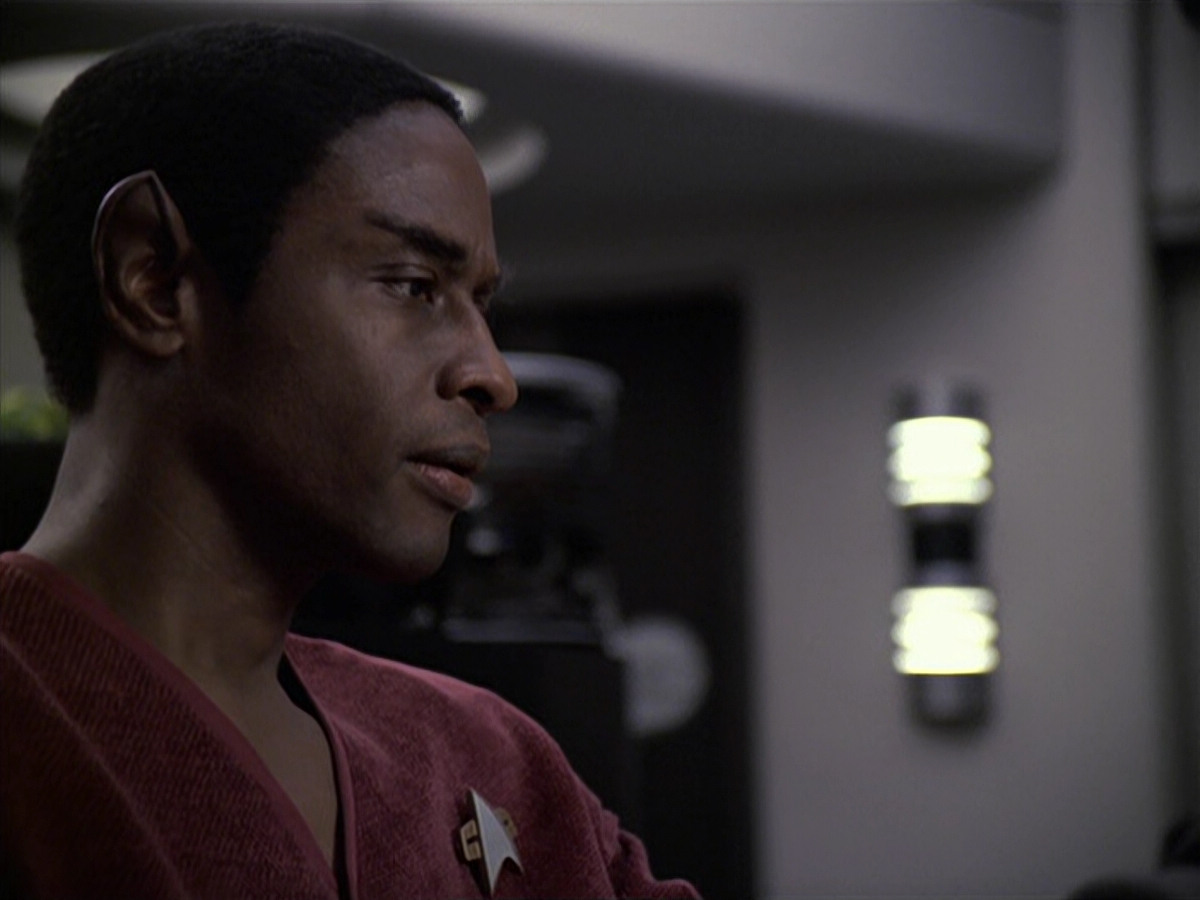 extant_StarTrek_VOY_6x06-Riddles_02011.jpg