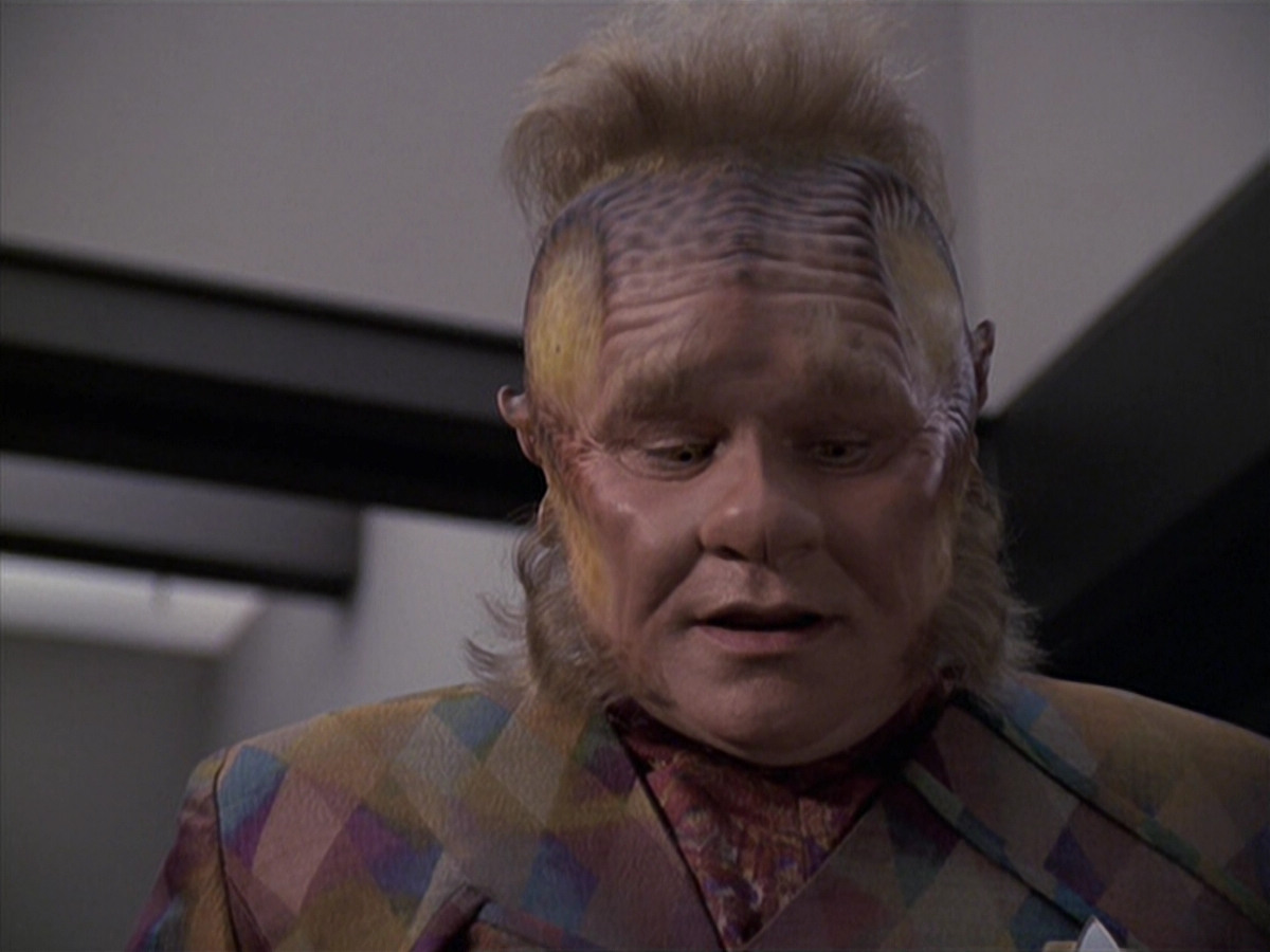 extant_StarTrek_VOY_6x06-Riddles_02036.jpg