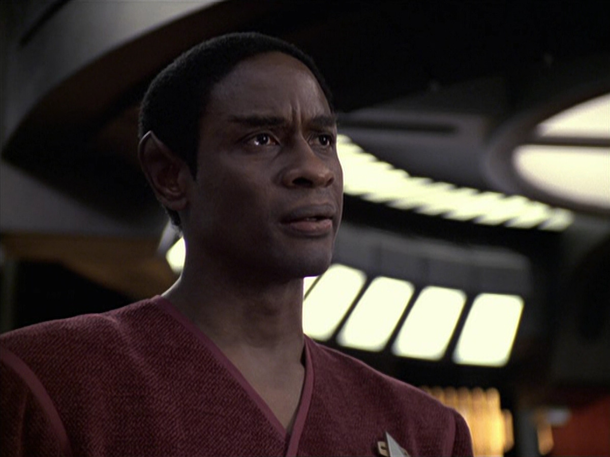 extant_StarTrek_VOY_6x06-Riddles_02141.jpg