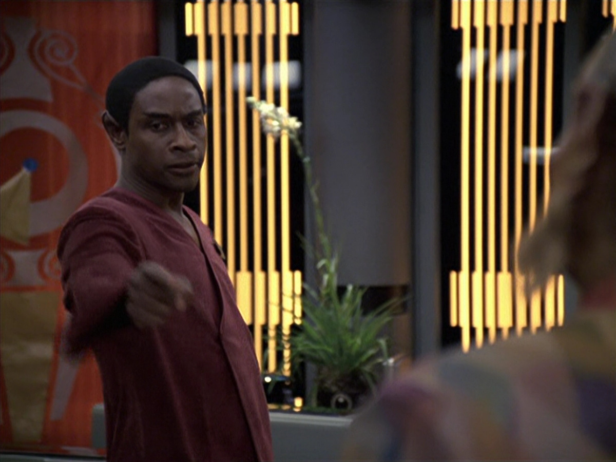 extant_StarTrek_VOY_6x06-Riddles_02158.jpg