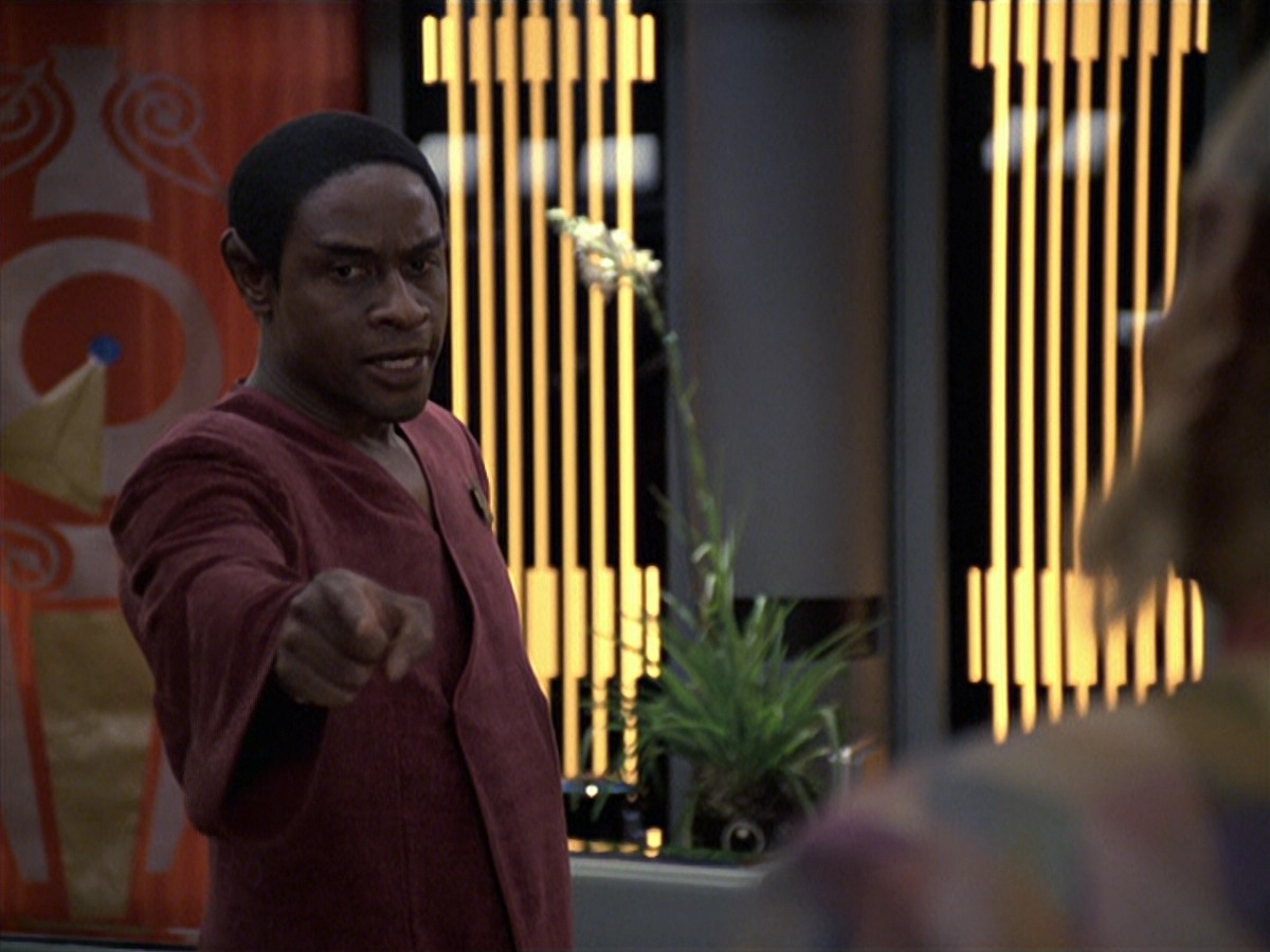 extant_StarTrek_VOY_6x06-Riddles_02159.jpg