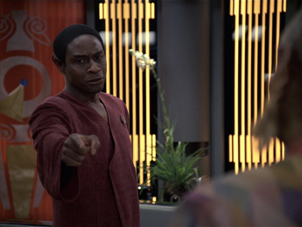 extant_StarTrek_VOY_6x06-Riddles_02161.jpg