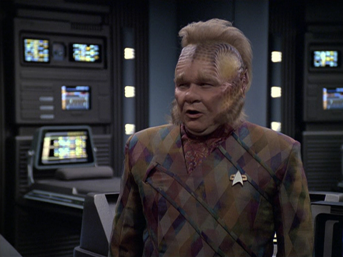 extant_StarTrek_VOY_6x06-Riddles_02176.jpg