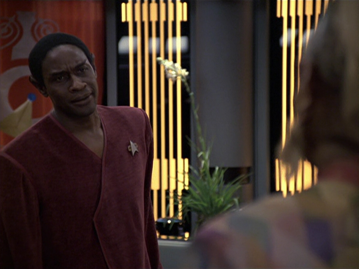 extant_StarTrek_VOY_6x06-Riddles_02179.jpg