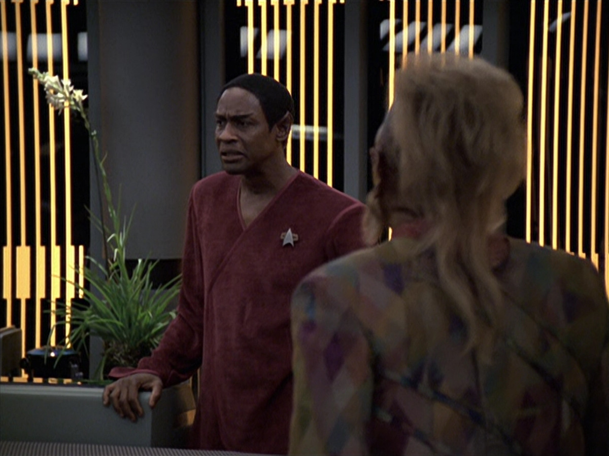 extant_StarTrek_VOY_6x06-Riddles_02195.jpg