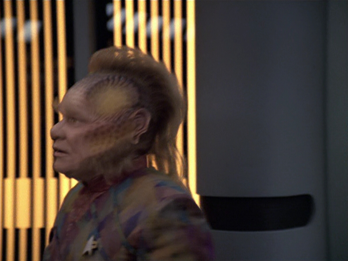 extant_StarTrek_VOY_6x06-Riddles_02196.jpg