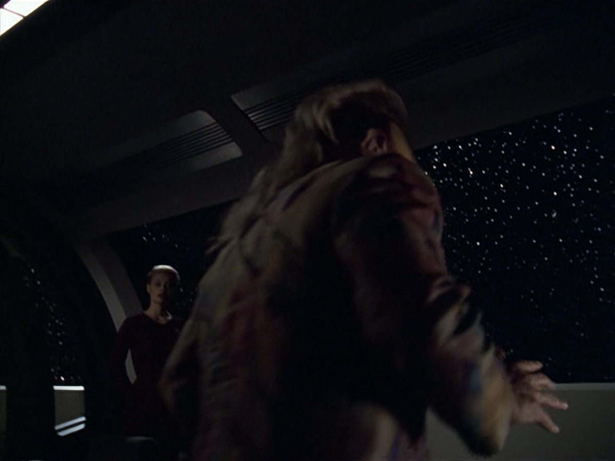 extant_StarTrek_VOY_6x06-Riddles_02361.jpg