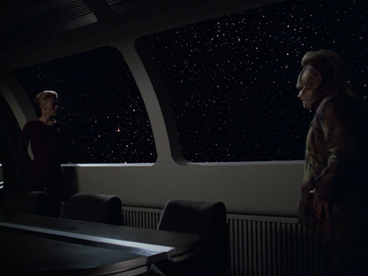 extant_StarTrek_VOY_6x06-Riddles_02367.jpg