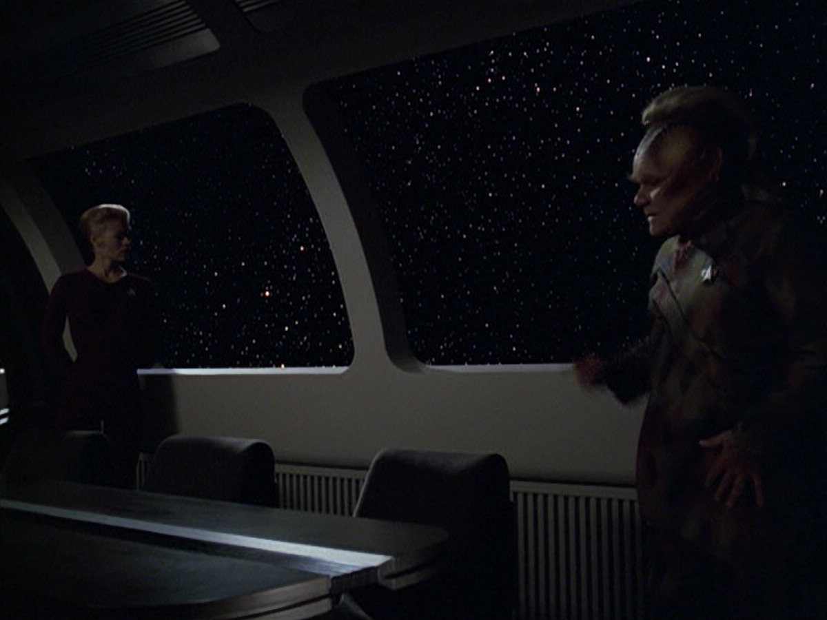 extant_StarTrek_VOY_6x06-Riddles_02368.jpg
