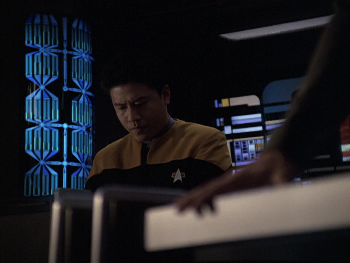 extant_StarTrek_VOY_6x06-Riddles_02958.jpg