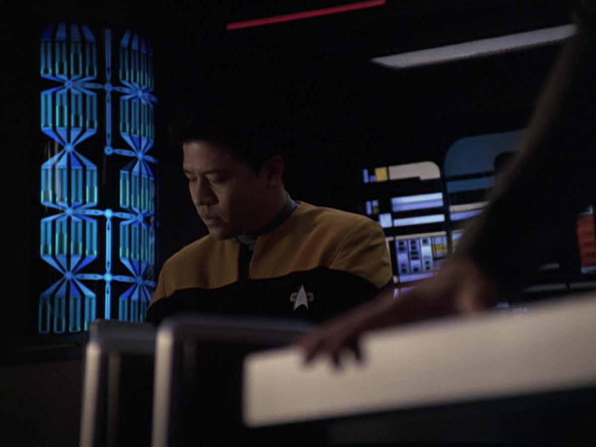 extant_StarTrek_VOY_6x06-Riddles_02966.jpg