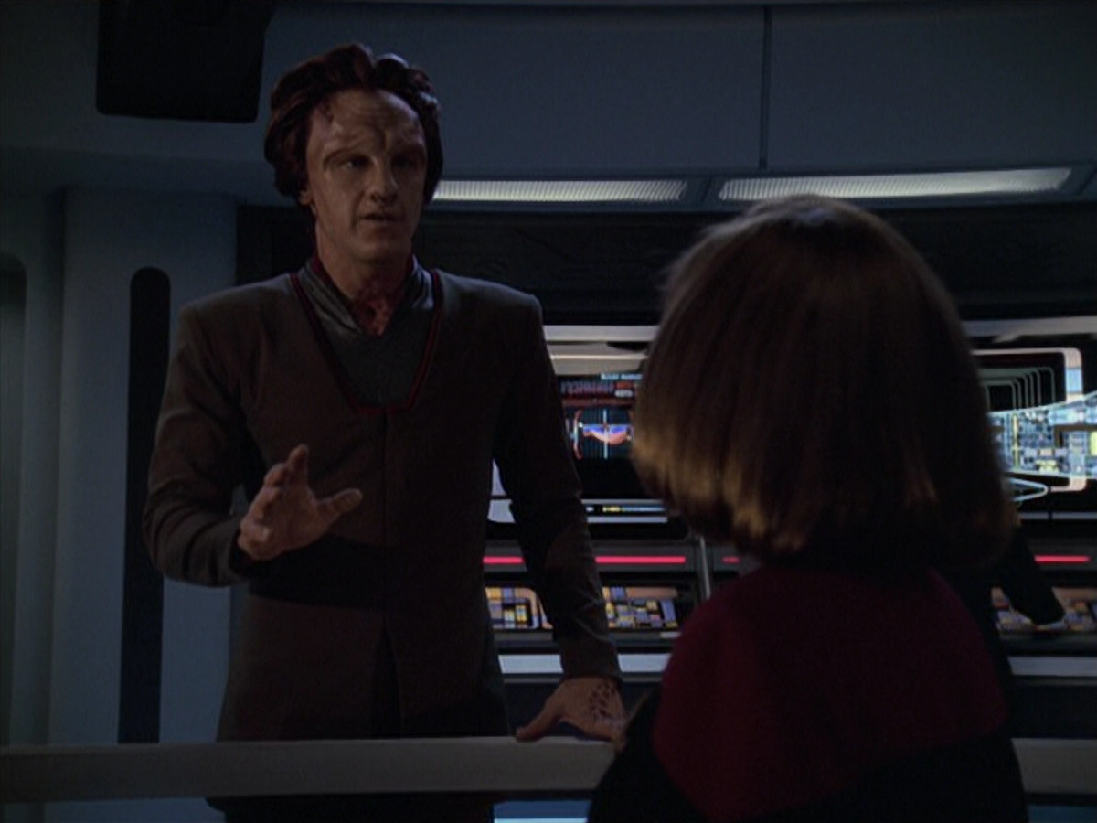 extant_StarTrek_VOY_6x06-Riddles_03074.jpg