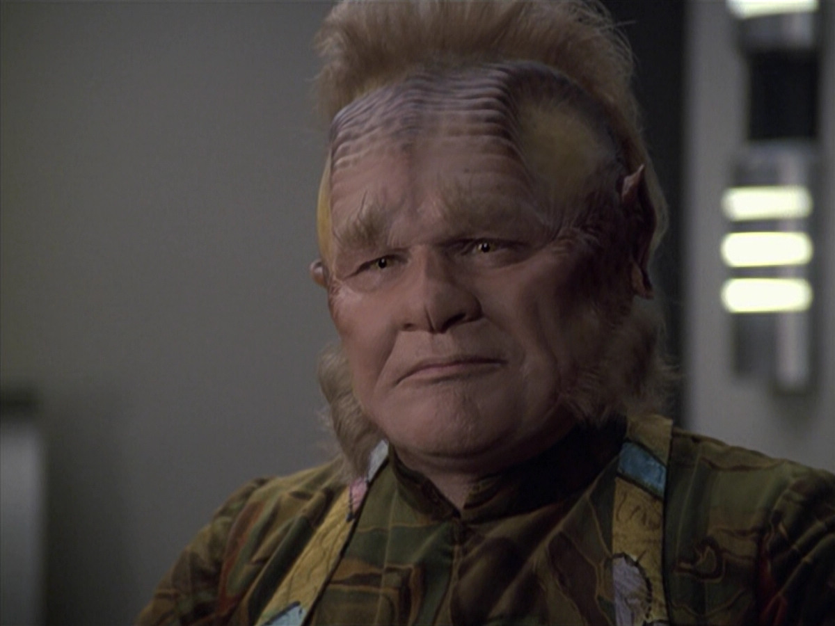 extant_StarTrek_VOY_6x06-Riddles_03619.jpg