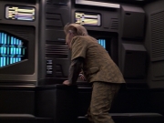 extant_StarTrek_VOY_6x06-Riddles_00271.jpg