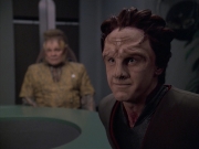extant_StarTrek_VOY_6x06-Riddles_00754.jpg
