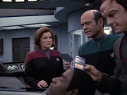 extant_StarTrek_VOY_6x06-Riddles_00792.jpg