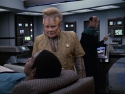 extant_StarTrek_VOY_6x06-Riddles_00841.jpg