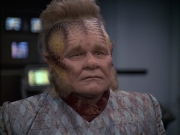 extant_StarTrek_VOY_6x06-Riddles_01137.jpg
