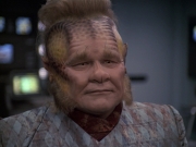 extant_StarTrek_VOY_6x06-Riddles_01142.jpg