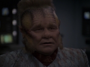 extant_StarTrek_VOY_6x06-Riddles_01144.jpg