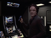 extant_StarTrek_VOY_6x06-Riddles_01172.jpg