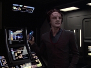 extant_StarTrek_VOY_6x06-Riddles_01174.jpg