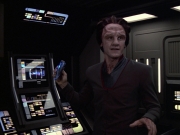 extant_StarTrek_VOY_6x06-Riddles_01186.jpg