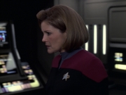 extant_StarTrek_VOY_6x06-Riddles_01267.jpg