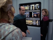 extant_StarTrek_VOY_6x06-Riddles_01326.jpg