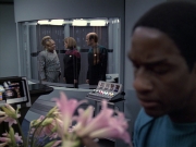 extant_StarTrek_VOY_6x06-Riddles_01375.jpg