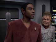 extant_StarTrek_VOY_6x06-Riddles_01413.jpg