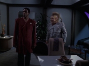 extant_StarTrek_VOY_6x06-Riddles_01533.jpg