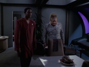 extant_StarTrek_VOY_6x06-Riddles_01536.jpg