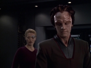 extant_StarTrek_VOY_6x06-Riddles_01548.jpg