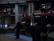 extant_StarTrek_VOY_6x06-Riddles_01565.jpg